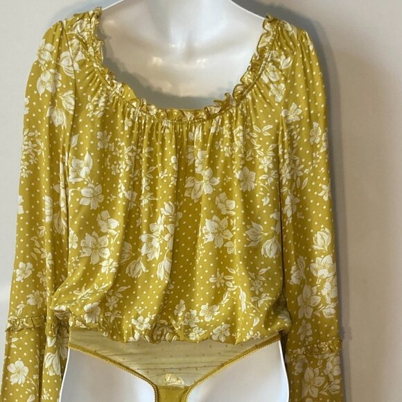 Free People SZ S NWT yellow & white floral peasant style bodysuit bell sleeve - Picture 3 of 10